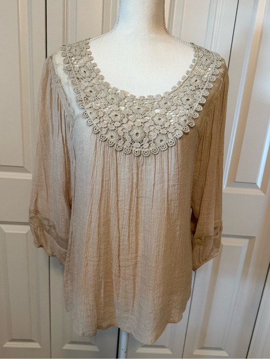 Hannah Tops - Hannah Crochet Yoke Boho Blouse Size
Large VGUC